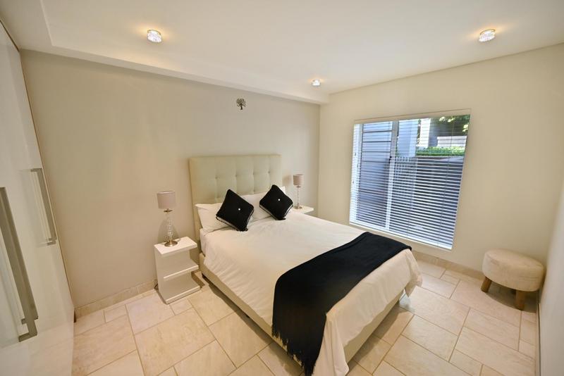 To Let 3 Bedroom Property for Rent in Dolphin Beach Western Cape